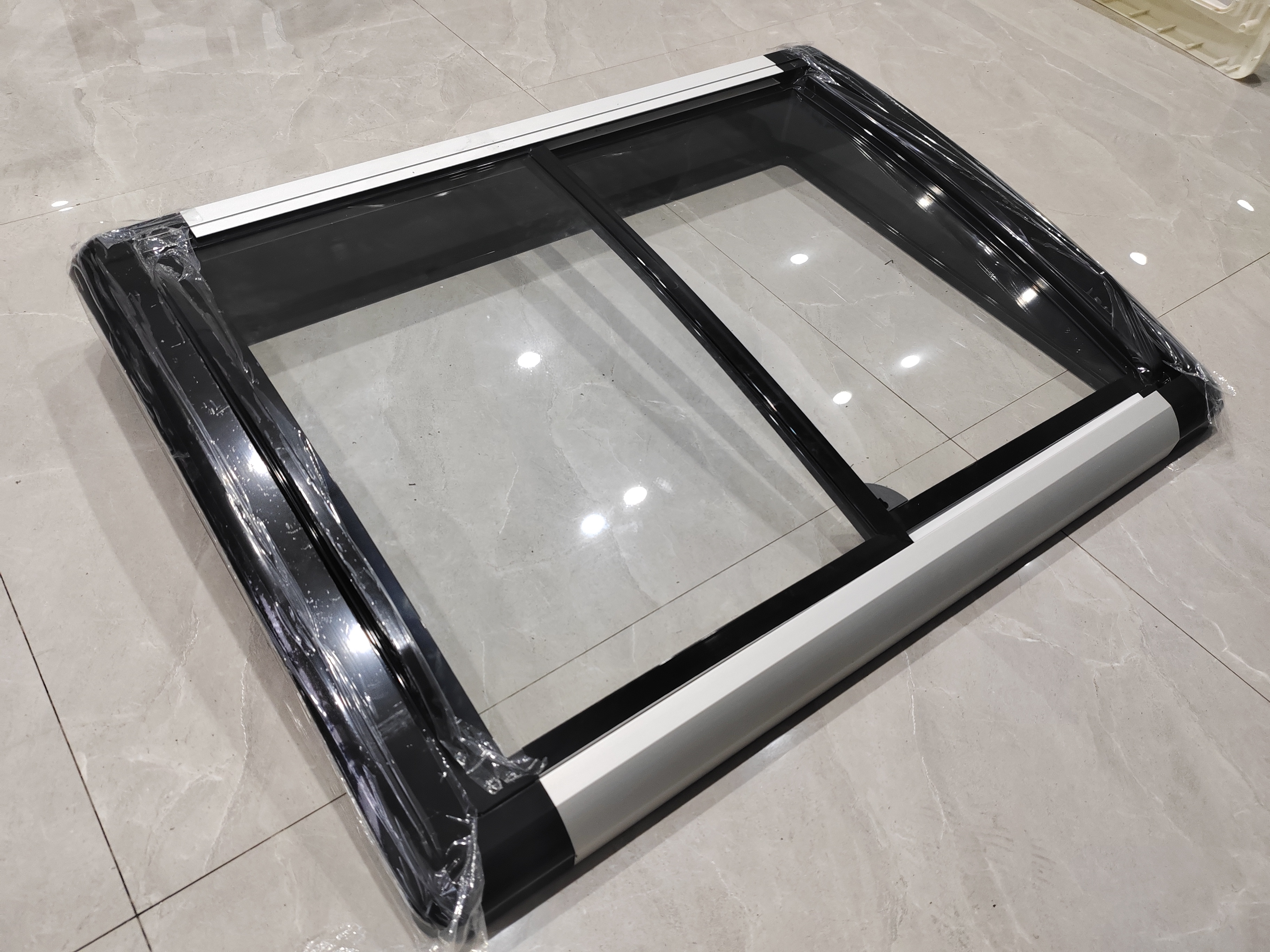 Chest Freezer Glass Door With Aluminum Frame and ABS Injection Side